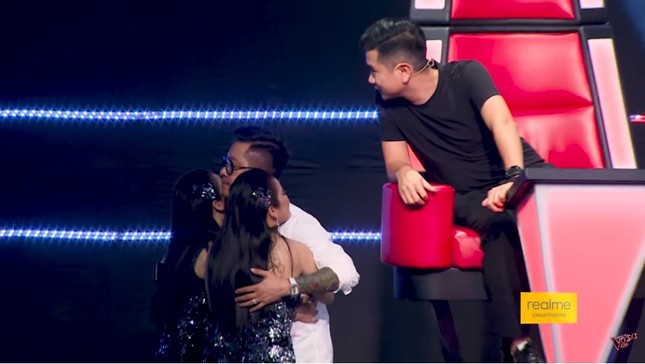 Vì sao Tuấn Ngọc, Tuấn Hưng tức giận rời ghế nóng The Voice? ảnh 3