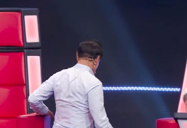 Vì sao Tuấn Ngọc, Tuấn Hưng tức giận rời ghế nóng The Voice? ảnh 5