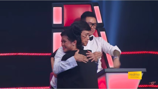 Vì sao Tuấn Ngọc, Tuấn Hưng tức giận rời ghế nóng The Voice? ảnh 6