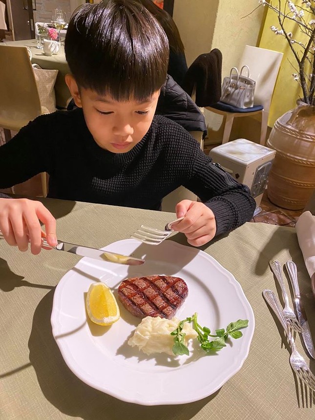 Hồ Ngọc Hà cùng Kim Lý và con trai du xuân Nhật Bản, Subeo gây bất ngờ ảnh 5