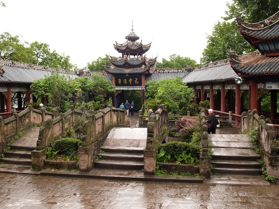 Rợn người bước vào 'chốn địa ngục ở trần gian' tại Trung Quốc ảnh 4