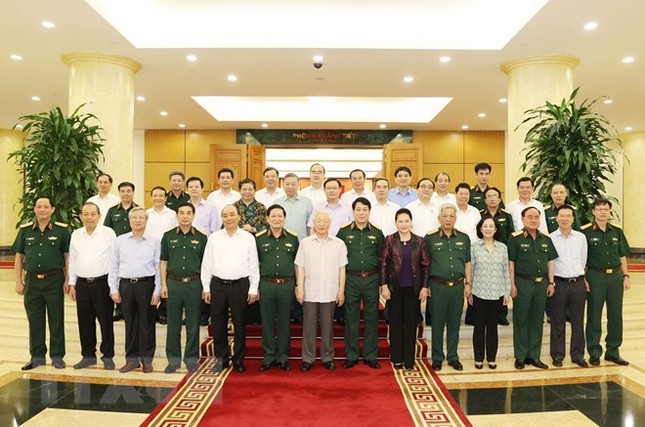 Bộ Chính trị làm việc với Thường vụ Quân ủy Trung ương ảnh 10