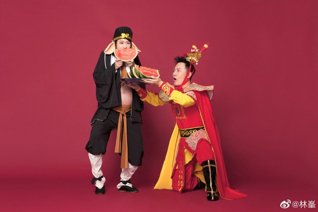 Báo tin vợ sinh, Lâm Phong khoe luôn bộ ảnh bầu ‘Ngộ Không – Bát Giới’ ảnh 4