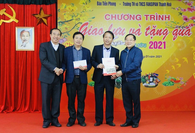 Khi người già cười như trẻ nhỏ ảnh 6