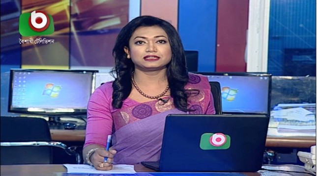 Nữ MC chuyển giới đầu tiên dẫn chương trình tin tức ở Bangladesh ảnh 1
