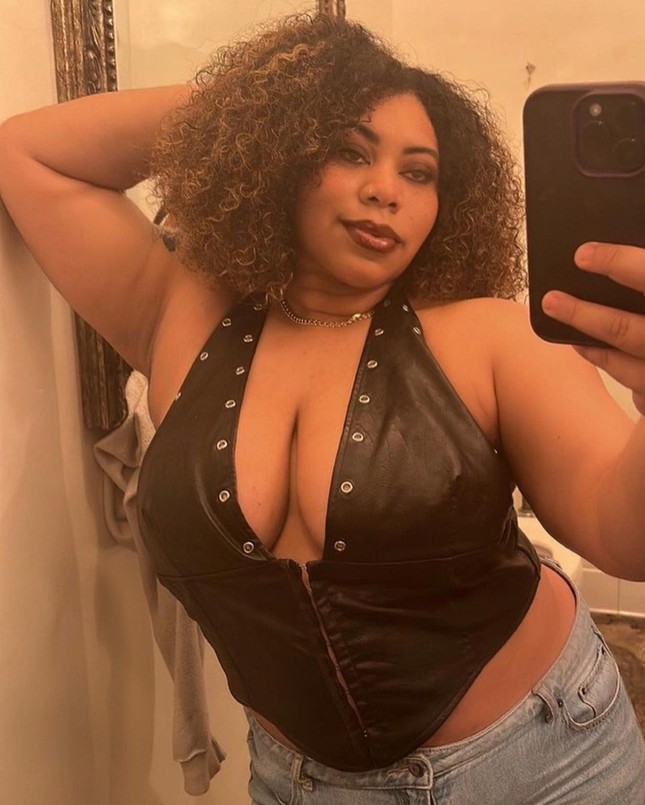 Lizzo bị nhiều người kiện vì sở thích bệnh hoạn trong khu đèn đỏ ảnh 4