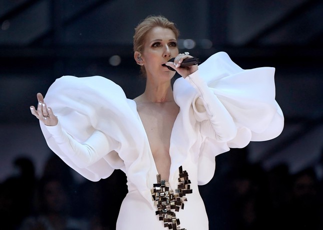 Không có loại thuốc nào điều trị được bệnh của Celine Dion ảnh 1