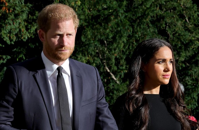 Harry và Meghan không được mời dự lễ tưởng niệm Nữ hoàng Elizabeth II ảnh 1
