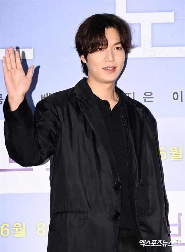 Fan sốc với ngoại hình phát tướng của Lee Min Ho ảnh 3