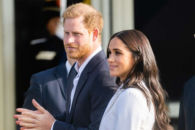 Thế lực cứu vớt sự nghiệp đang tụt dốc của Harry và Meghan ảnh 2