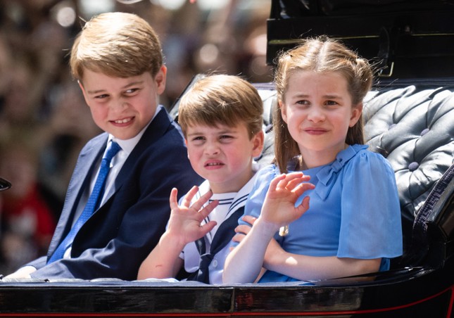 Tại sao William và Kate không được ngồi ăn cùng 3 con? ảnh 1