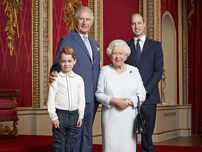 Bức ảnh khiến Harry và Meghan từ bỏ Hoàng gia Anh ảnh 1
