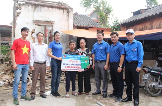 Hoa hậu Ngọc Hân cùng đoàn viên, thanh niên 'đi bộ vì cộng đồng' ảnh 1