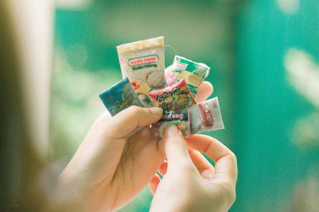 Ký ức tuổi thơ bỗng chốc ùa về qua "thế giới đồ vật tí hon" của cô bé lớp 4 ảnh 2