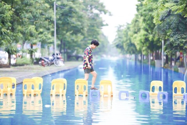 Dân mạng "cười mệt nghỉ" với bức ảnh "Phượng Hoàng Cổ Trấn" giữa lòng Hà Nội ảnh 5