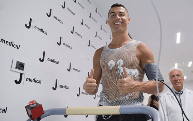 Khi 33 tuổi, ai cũng muốn có được tuổi cơ thể mới chỉ 20 như Ronaldo ảnh 1