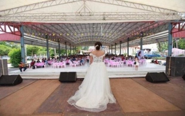 Chú rể chạy trốn đám cưới, cô dâu thẫn thờ thông báo trước quan khách ảnh 1