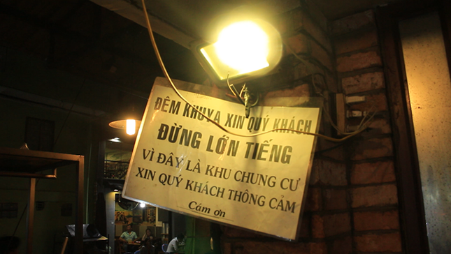 Lẩu bò "khu nhà cháy" nghe lạnh sống lưng khiến người Sài Gòn hiếu kỳ ảnh 8