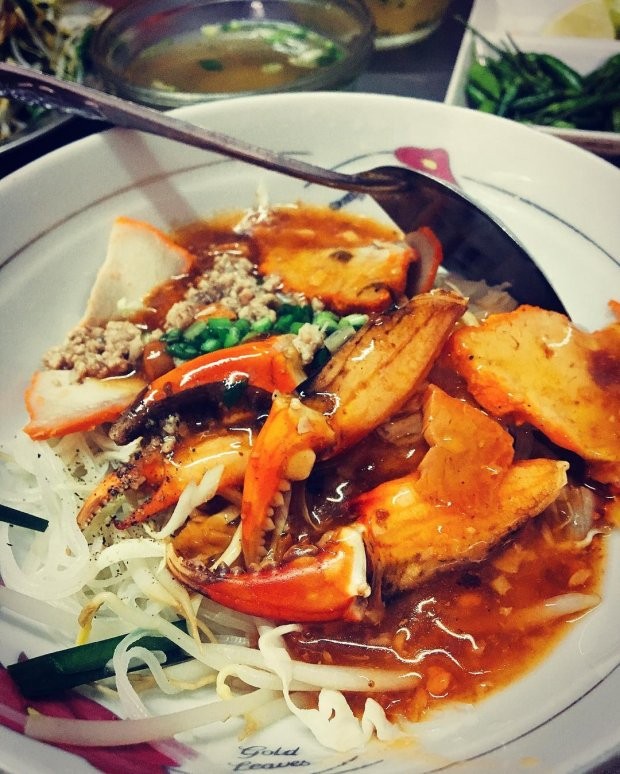 Giá mắc "cắt cổ" nhưng những hàng quán này ở Sài Gòn vẫn luôn đông khách tấp nập ảnh 11