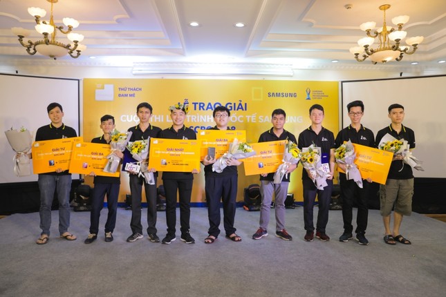 Sinh viên Việt Nam tạo kỳ tích tại cuộc thi lập trình quốc tế SCPC 2018 ảnh 1