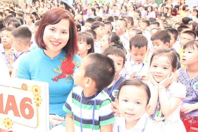 Hà Nội: "Ngày đầu tiên đi học" của các bạn nhỏ khối 1 trường Tiểu học Đoàn Thị Điểm ảnh 3