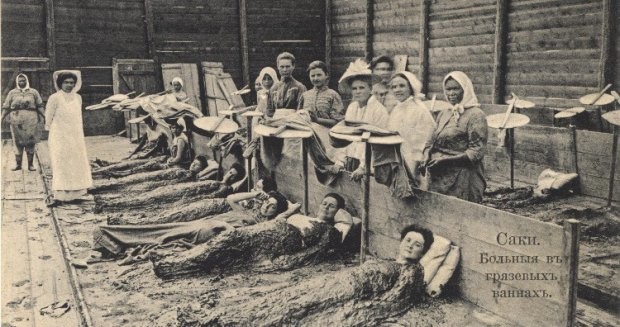9 xu hướng làm đẹp "kinh dị" nhất trong lịch sử nhân loại ảnh 11