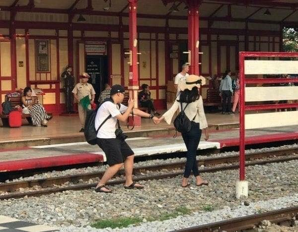 Loạt ảnh chứng minh "'chân lý": là phụ nữ, đừng bao giờ nên đi du lịch một mình! ảnh 12