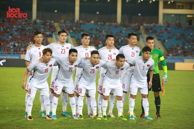 U23 Việt Nam - U23 Oman: Vỡ òa với "siêu phẩm" của Văn Hậu ở phút 89 ảnh 1