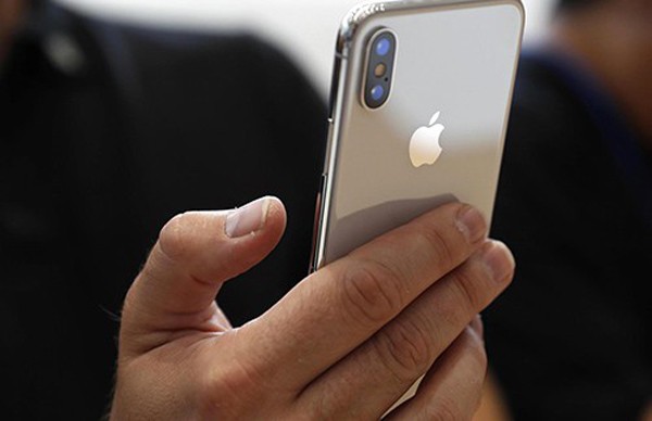 Virus khiến dây chuyền sản xuất ngưng trệ, iPhone X liệu có bị trì hoãn? ảnh 1