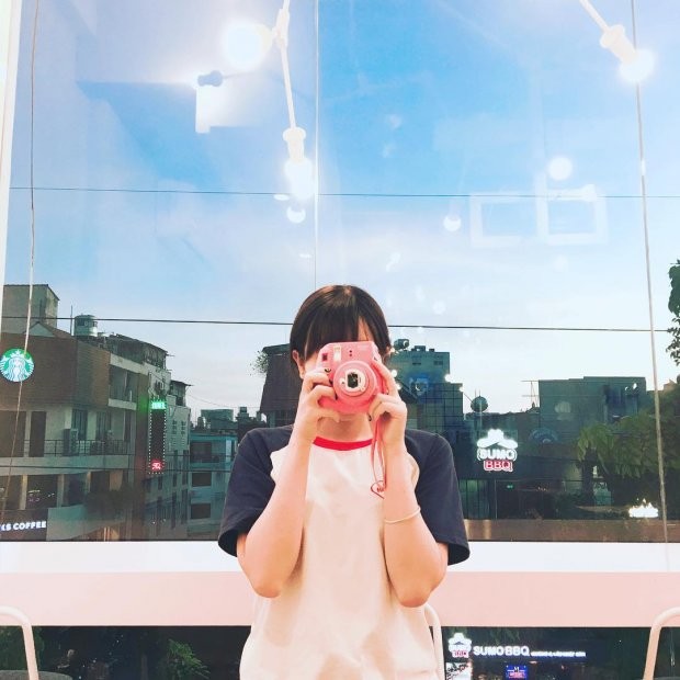 Yêu màu hồng. Hãy đến check-in tại 4 quán cà phê giữa lòng Sài Gòn này nhé! ảnh 26