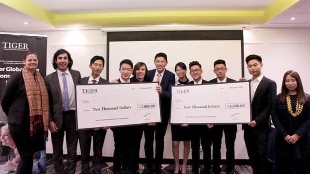 Học sinh Việt Nam đoạt chức vô địch cuộc thi tình huống kinh doanh ở Úc ảnh 1