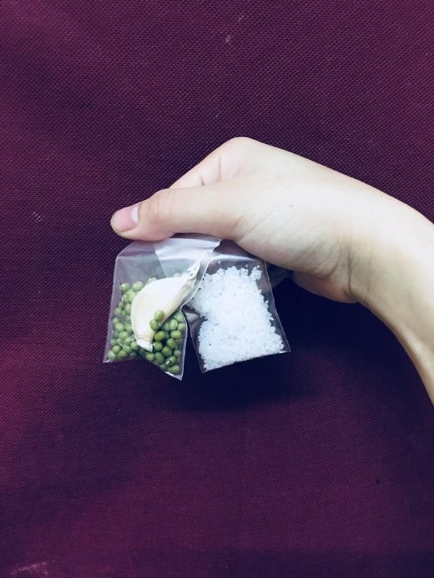 Mẫu móng tay tâm linh của cô nàng mê tín "nhất vịnh Bắc bộ" ảnh 2