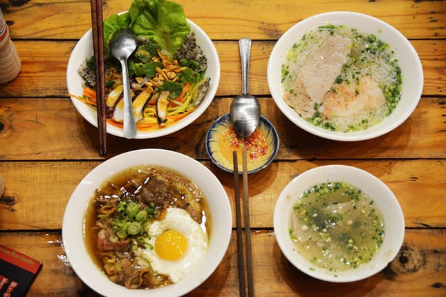 Bún quậy Phú Quốc ở Sài Gòn: Thực khách tự làm bún, pha nước chấm ảnh 5