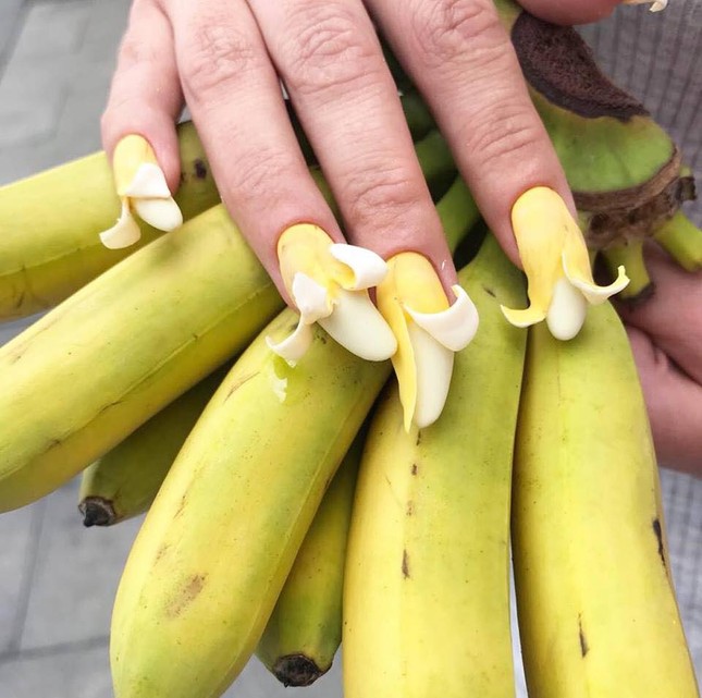 Cười “té ghế” với những mẫu nail “nghìn người có một” của hội chị em mê làm móng ảnh 5