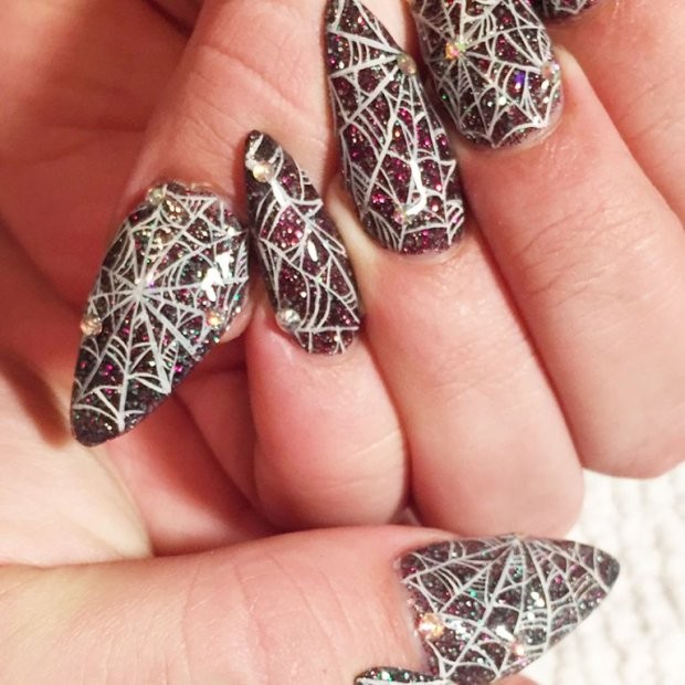 Mẫu nail siêu độc đáo "bao hot" nhất tháng cô hồn ảnh 4