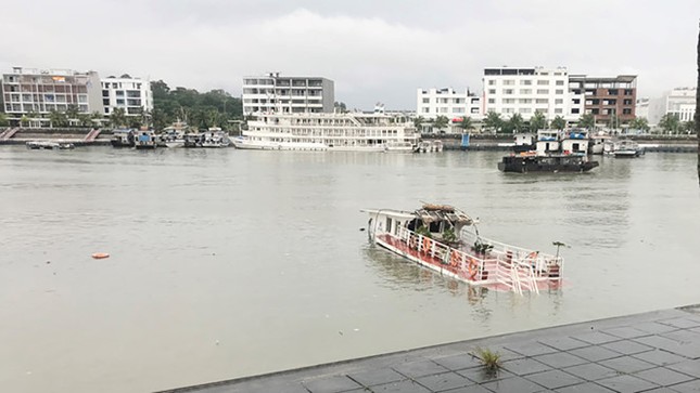 Tàu du lịch Hạ Long bị đắm vì thuyền trưởng ngủ quên ảnh 1