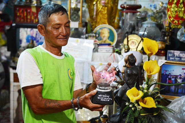 "Phù thủy rác thải" với kho ve chai độc nhất khiến người Sài Gòn giật mình ảnh 1