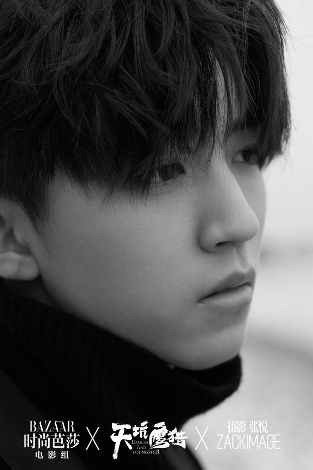 Tuyên truyền phim mới, Vương Tuấn Khải (TFBOYS) “chiêu đãi” fan bằng bộ ảnh trưởng thành ảnh 2