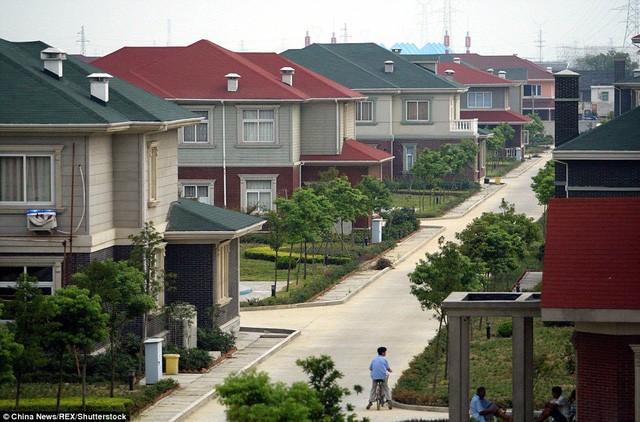 Ngôi làng giàu nhất Trung Quốc chìm trong nợ nần ảnh 2