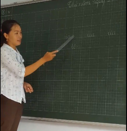 Bất ngờ với nguồn gốc cách đánh vần "lạ" của cô giáo gây "bão" mạng xã hội ảnh 1