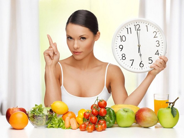 Ăn sáng muộn và ăn tối sớm: Bí quyết để giảm cân! ảnh 1