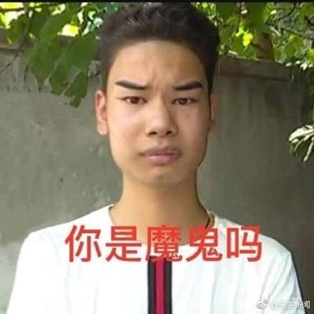 Biểu cảm của thanh niên khi cầm hóa đơn cắt tóc gần 140 triệu gây bão mạng xã hội Trung Quốc ảnh 3