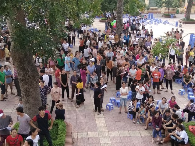 Hàng trăm phụ huynh “quây”, tố trường làng lạm thu "khủng" trước khai giảng ảnh 3