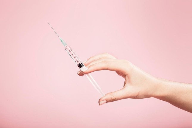 Tin vui cho "hội đèn pin": Khoa học tạo ra thành công vaccine trị mụn vĩnh viễn! ảnh 2