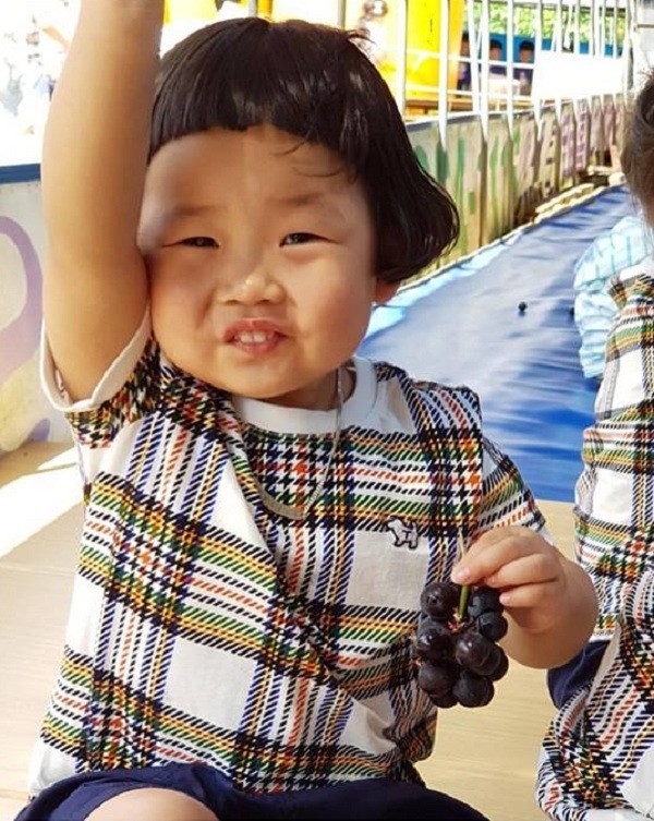 "Rụng tim" với loạt ảnh mới siêu đáng yêu của nhóc tỳ "đầu nấm" Hàn Quốc ảnh 4