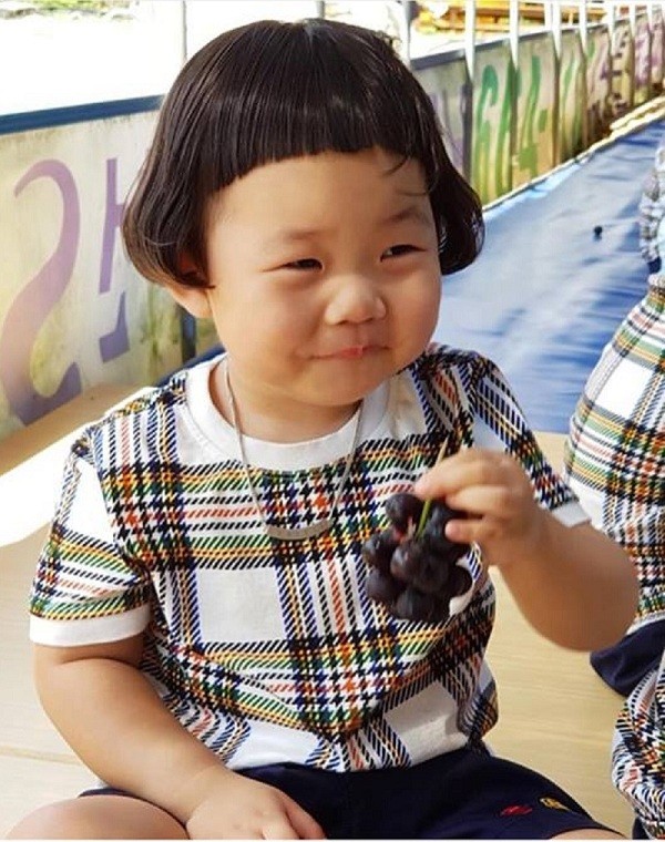 "Rụng tim" với loạt ảnh mới siêu đáng yêu của nhóc tỳ "đầu nấm" Hàn Quốc ảnh 2