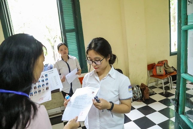 Đề nghị 2 bài thi cho mỗi môn trong kỳ thi THPT quốc gia ảnh 1