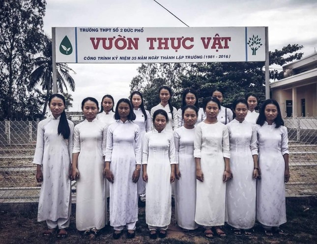 Nhờ "thánh photoshop", anh chàng nhận về nguyên album từ poster phim ma ảnh 6