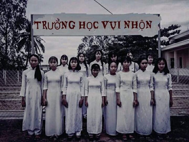 Nhờ "thánh photoshop", anh chàng nhận về nguyên album từ poster phim ma ảnh 5