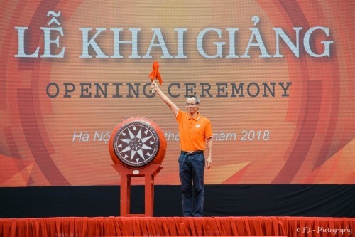 Bất ngờ trước những “món quà” chào đón tân sinh viên trong Lễ khai giảng của ĐH FPT ảnh 4